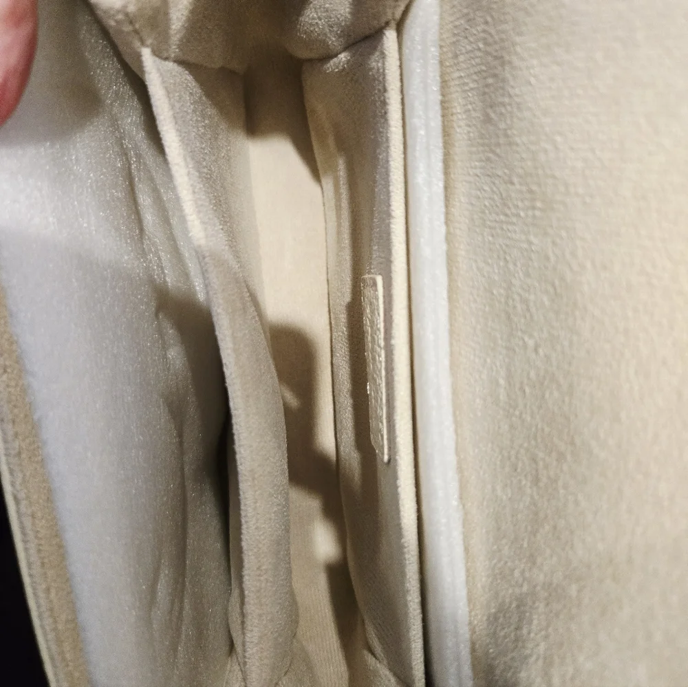 Mélodie Cécile "Le Petit Paris 15" in A Buttercream Color - Picture 10 of 17